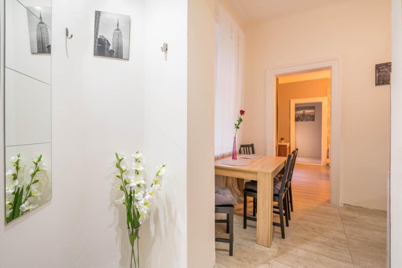 Chest Design Apartments ปราก ภายนอก รูปภาพ